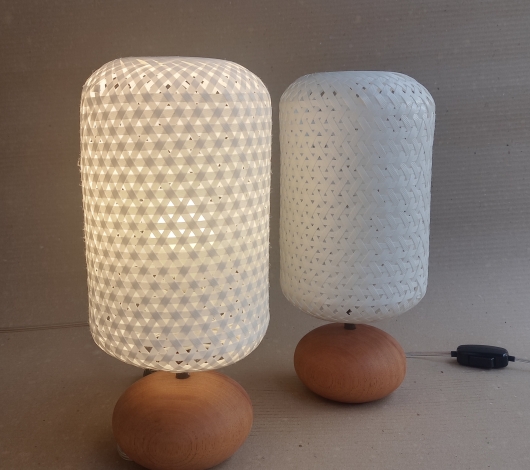 Capullo estelar pequeño con base en cedro